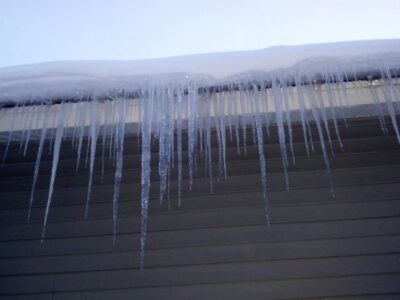 Roof Icicles: How We Stopped Them and the Heat Loss that Caused Them Image